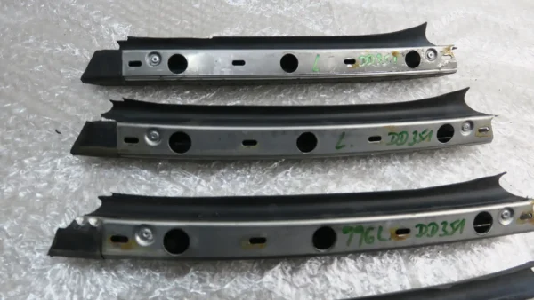 Porsche 911 996 Cabrio Dachrahmendichtung links Verdeck 99656141100 – Bild 6