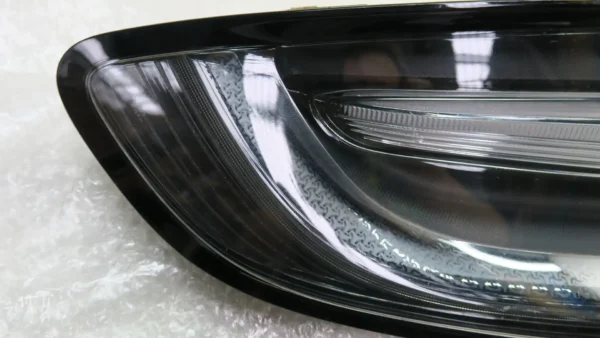Porsche Macan 95B Heckleuchte links 95B945091N – Bild 2