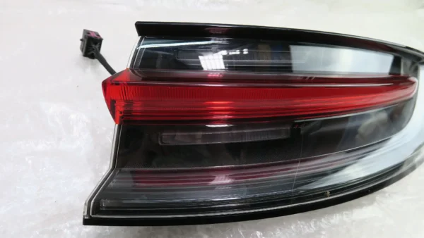 Porsche Macan 95B Heckleuchte rechts 95B945092AC – Bild 2