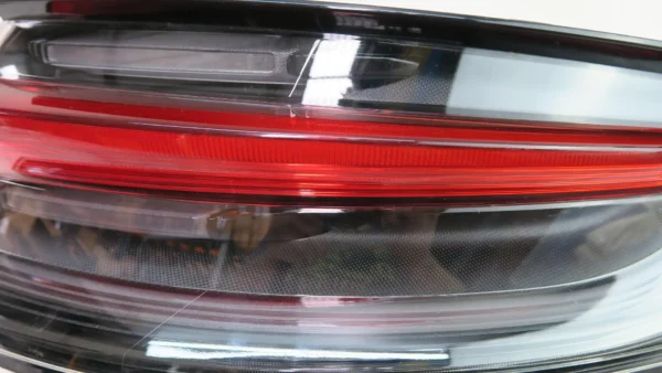 Porsche Macan 95B Heckleuchte rechts 95B945092AC – Bild 3