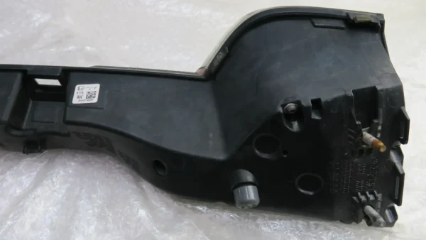 Porsche Panamera 971 Rückleuchte Heckleuchte Mitte rechts 973945208 – Bild 8