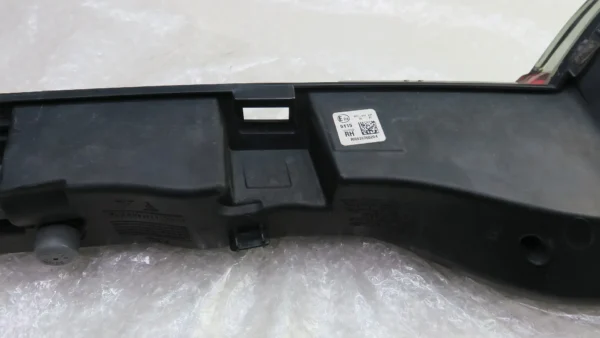 Porsche Panamera 971 Rückleuchte Heckleuchte Mitte rechts 973945208 – Bild 10