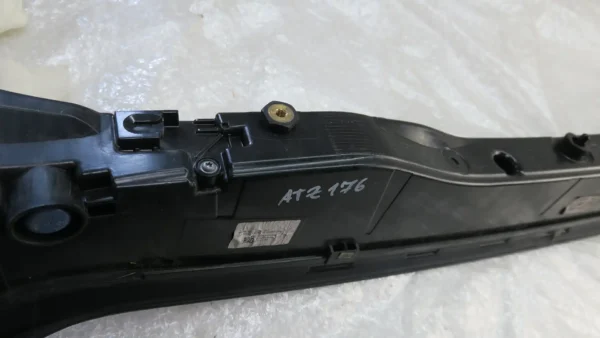 Porsche Macan Heckleuchte Rückleuchte Mitte 95B945308E – Bild 8