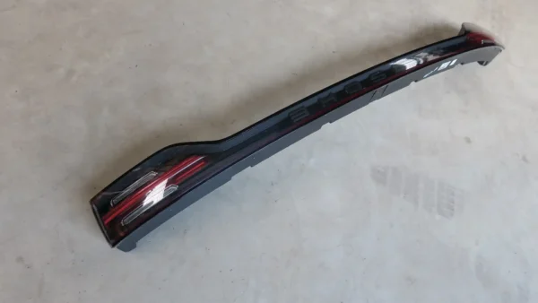 Porsche Cayenne Heckleuchte Rückleuchte Mitte 9Y0945081AK – Bild 5