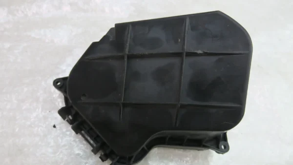 Porsche 987 Staubschutzhaube Scheinwerfer rechts 98763110200