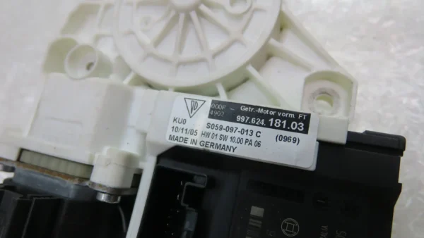 Porsche 997 987 Fensterhebermotor Elektromotor links 99762418103 – Bild 2