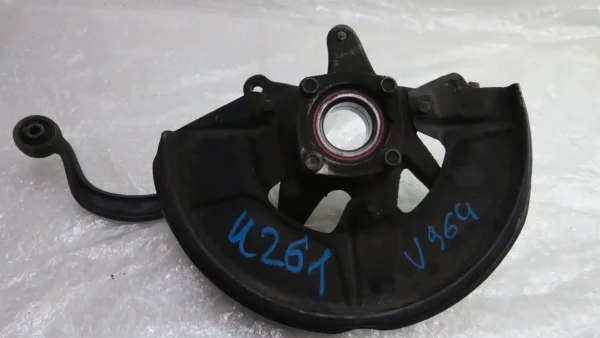 Porsche 911 964 C2 Radträger Achsschenkel Radnabe vorne rechts 96434165619