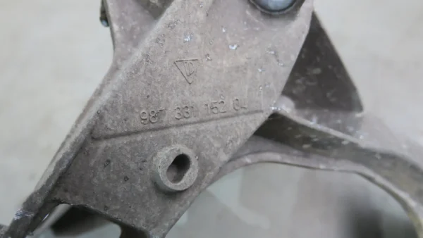 PORSCHE 987 Seitenteil Achsträger hinten rechts 98733115204 98733105204 – Bild 3