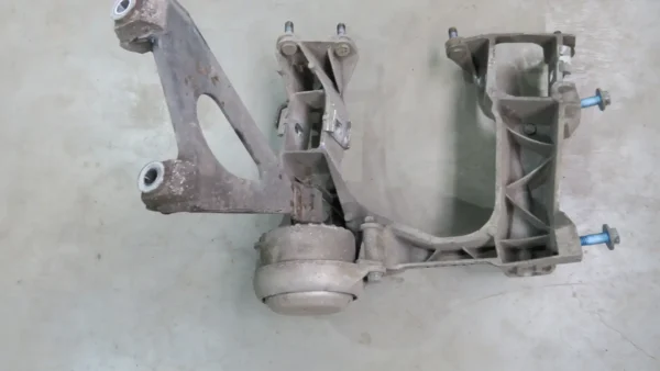 PORSCHE 987 Seitenteil Achsträger hinten rechts 98733115204 98733105204 – Bild 4