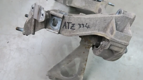 PORSCHE 987 Seitenteil Achsträger hinten links 98733115104 98733105104 – Bild 2