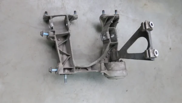 PORSCHE 987 Seitenteil Achsträger hinten links 98733115104 98733105104 – Bild 3
