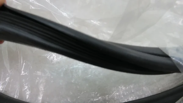 Porsche 911 G-Modell Dichtung Frontscheibe 91154122504 – Bild 3