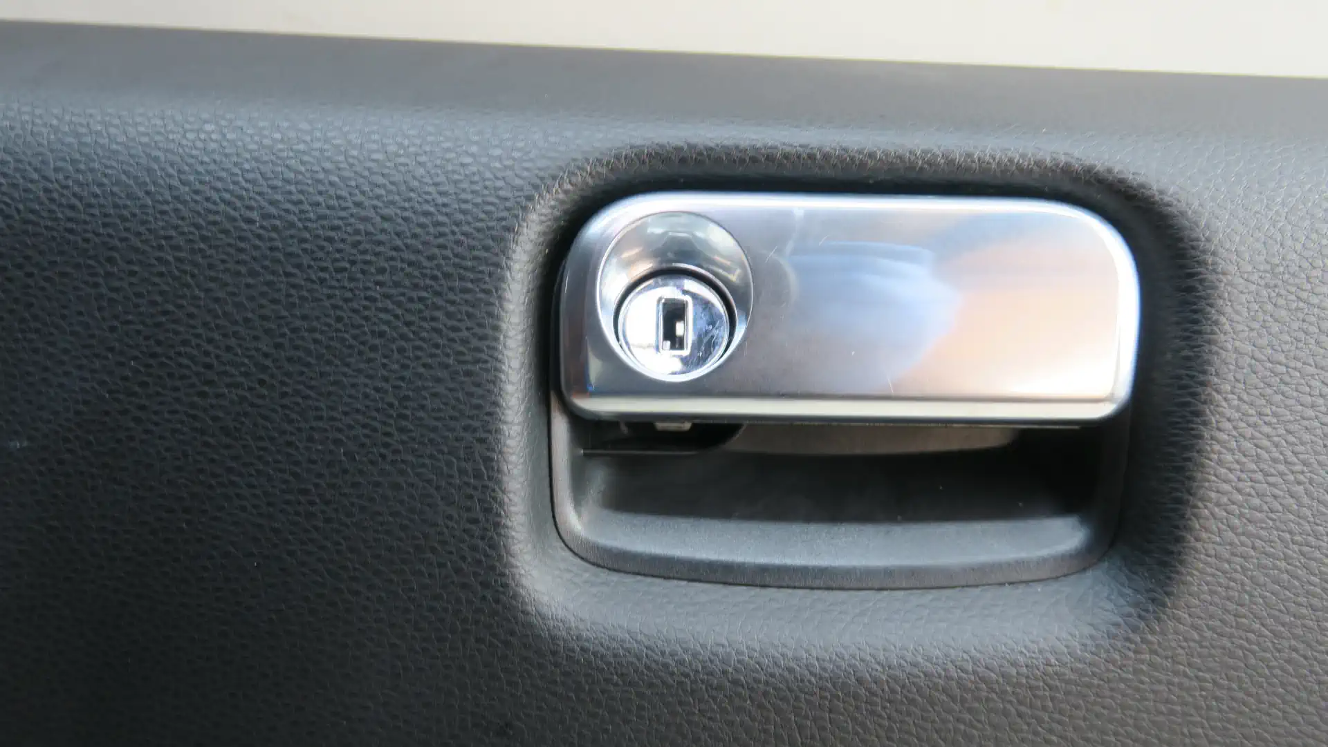 PORSCHE 911 991 981 Handschuhkasten Handschuhfach schwarz 99155220410 – Bild 3