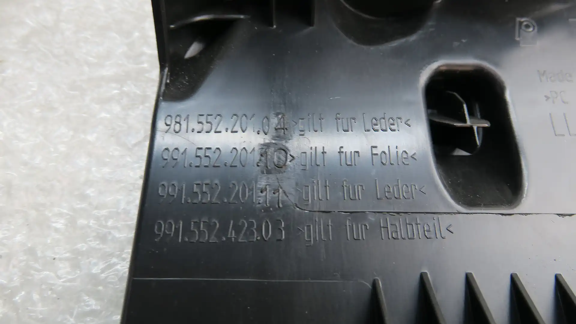 PORSCHE 911 991 981 Schalttafelverkleidung Unterteil schwarz 99155220110 – Bild 7