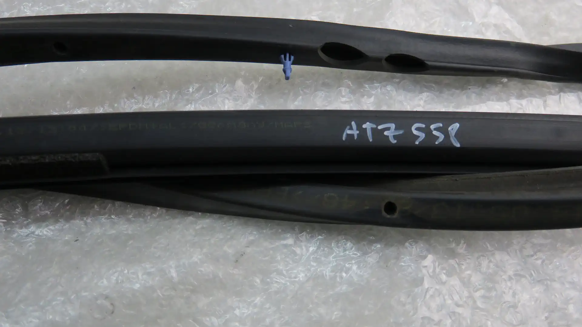 Porsche 981 Türdichtung Dichtung innen rechts 98153737802 – Bild 3