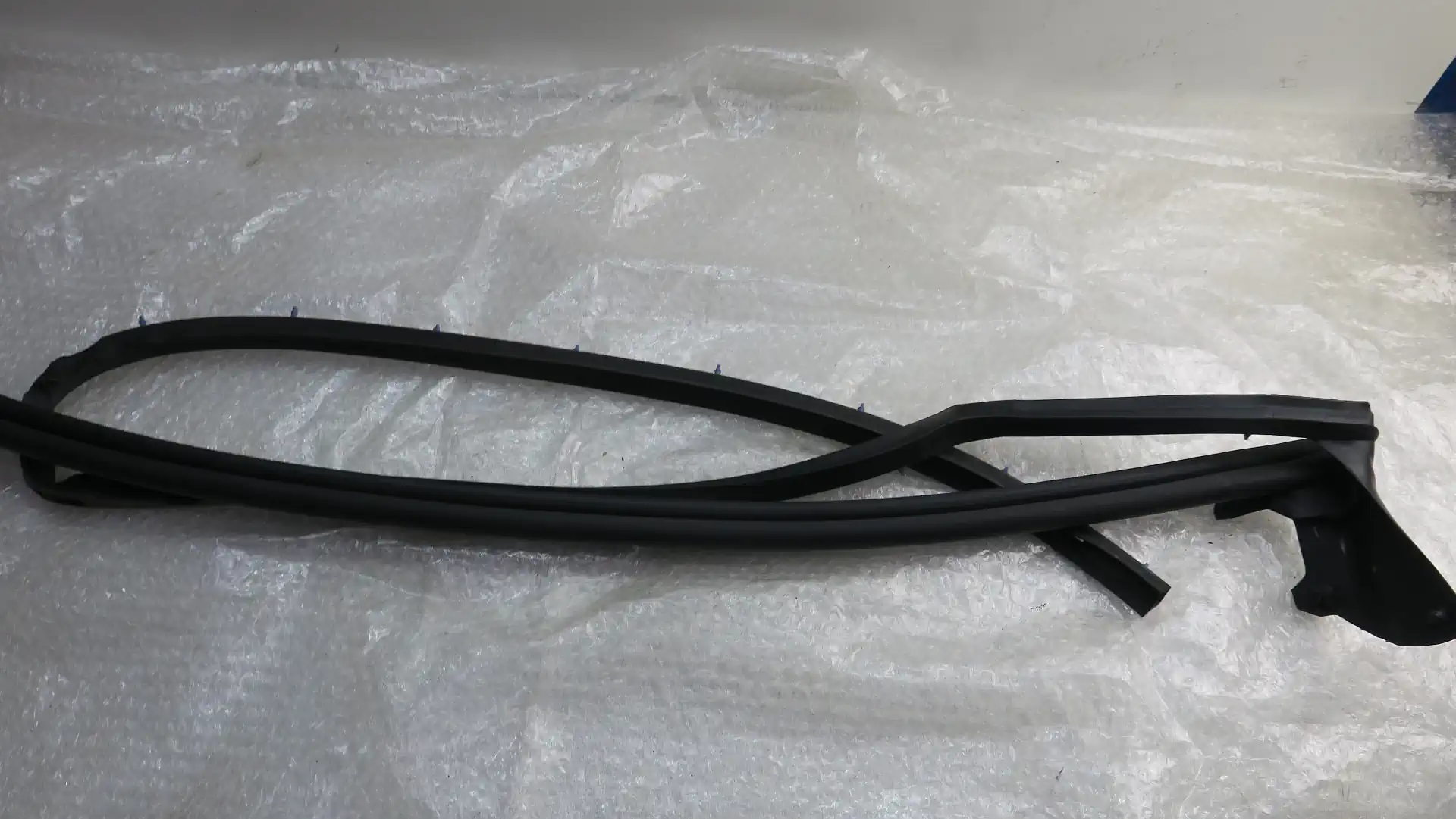 Porsche 981 Türdichtung Dichtung innen links 98153737702