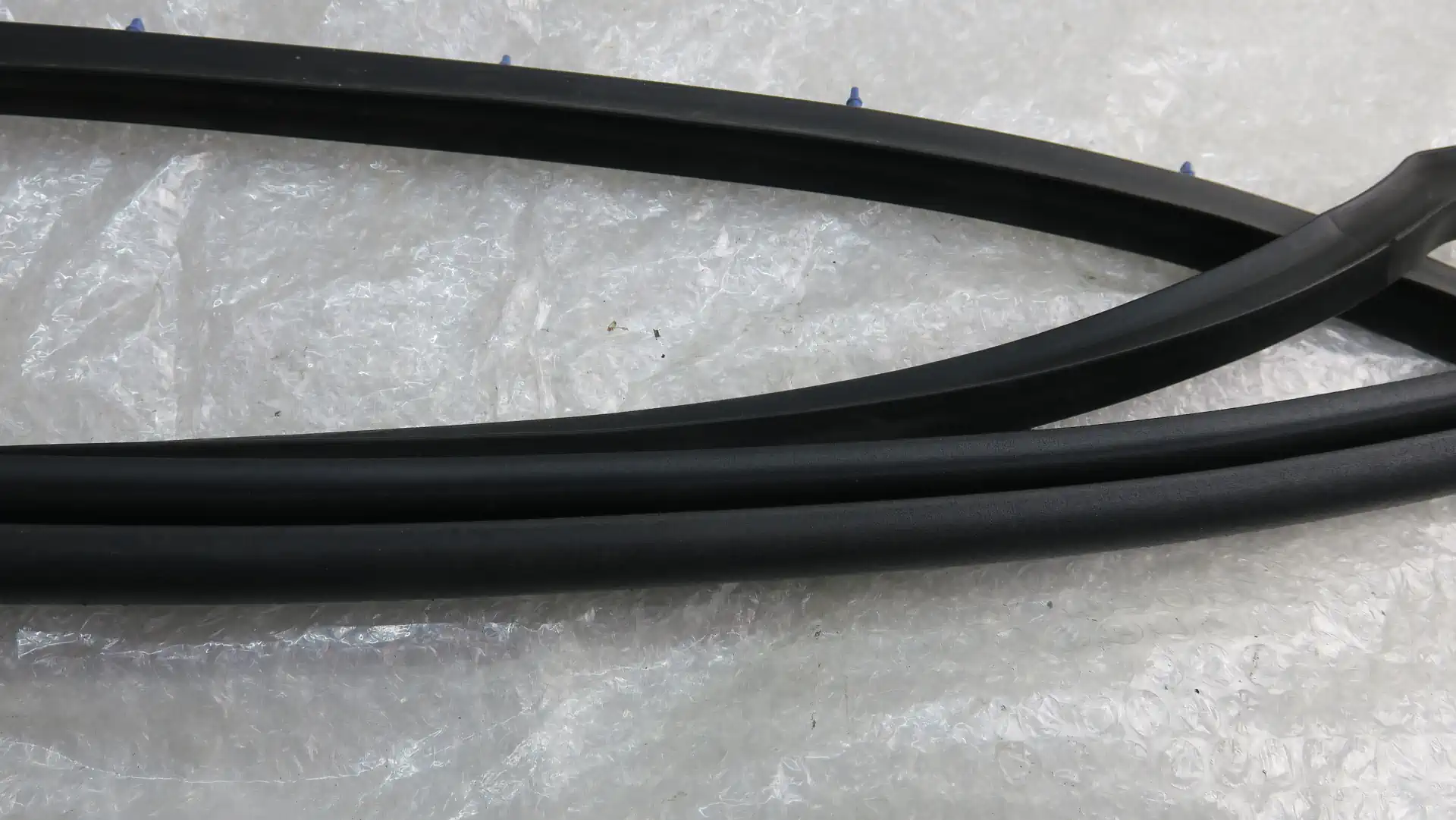 Porsche 981 Türdichtung Dichtung innen links 98153737702 – Bild 3