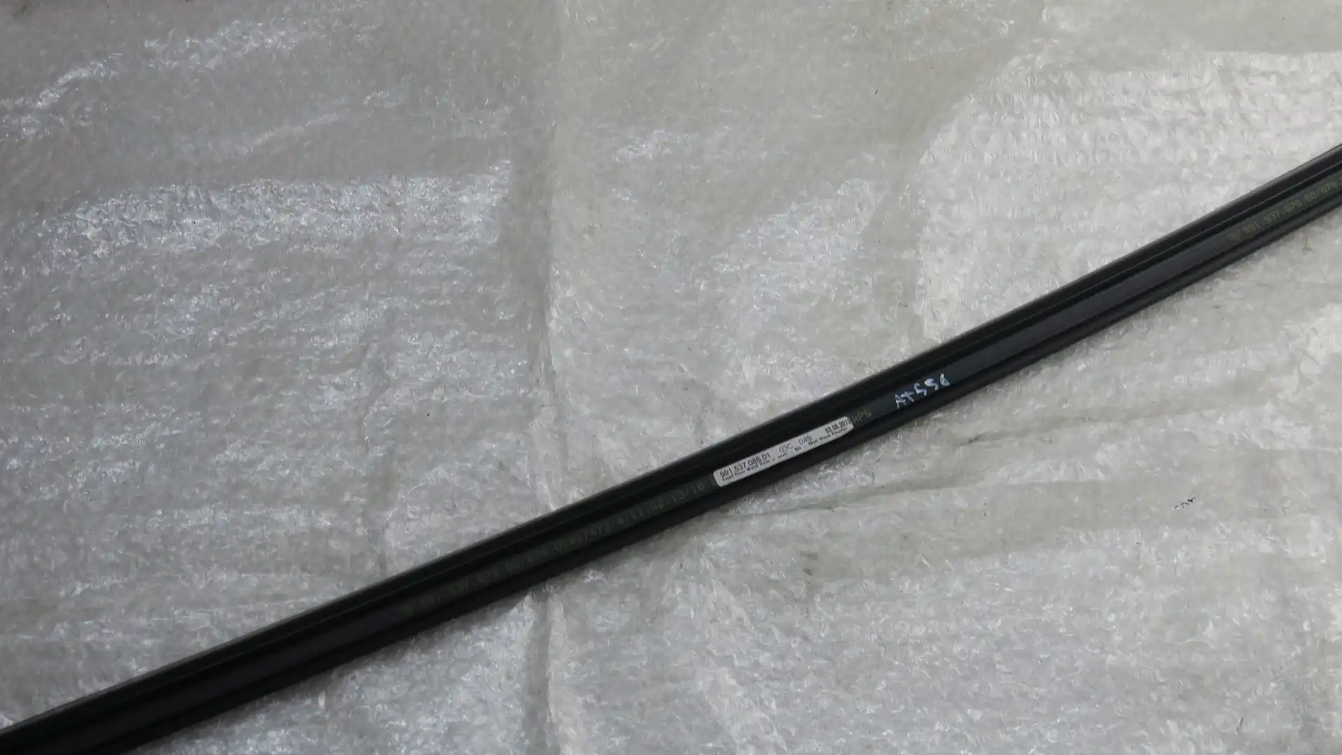 PORSCHE 911 991 981 Dichtung Fensterschachtabdichtung rechts 99153708601 03C