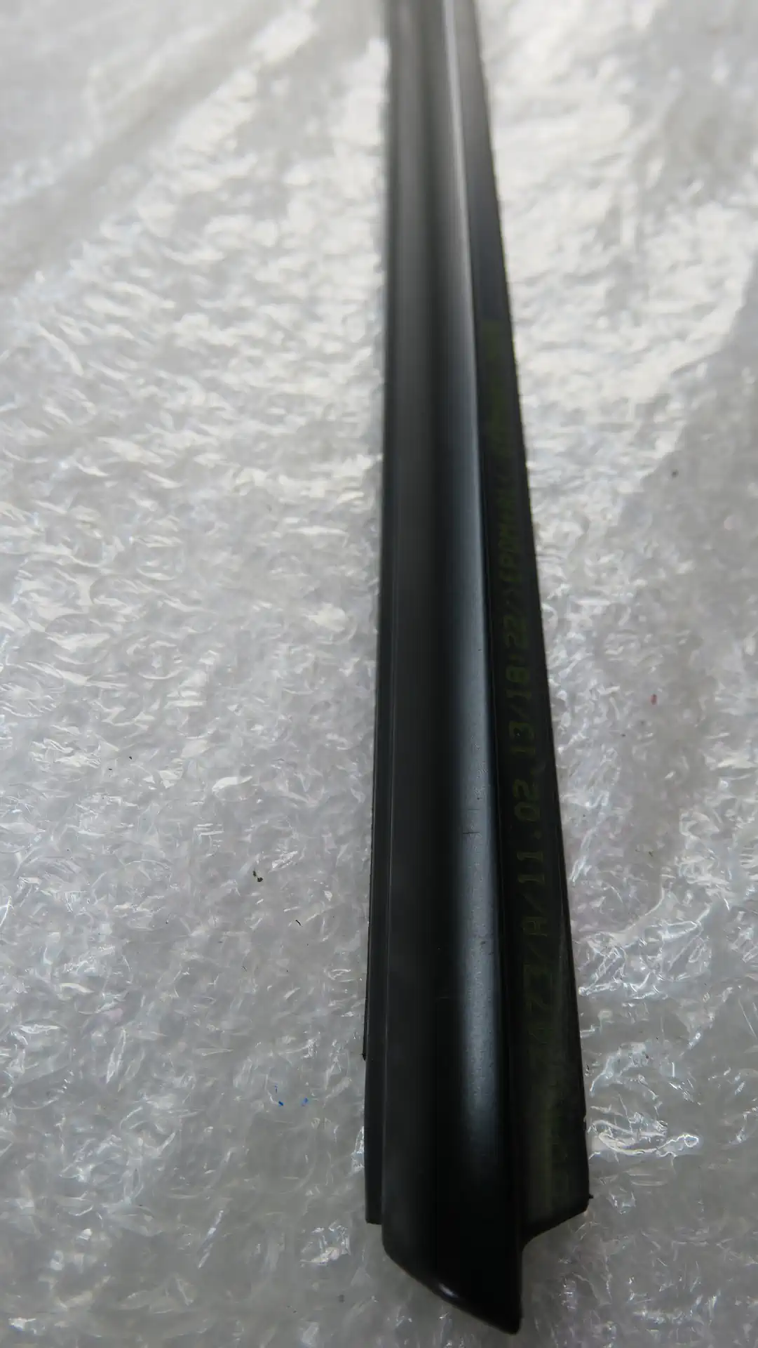 PORSCHE 911 991 981 Dichtung Fensterschachtabdichtung rechts 99153708601 03C – Bild 4